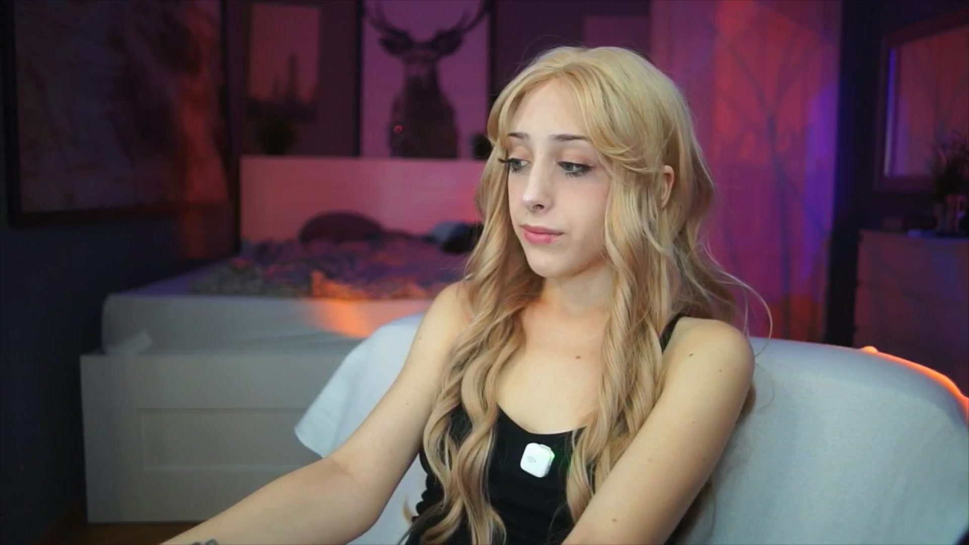 Gallery image thumbnail from Fanny21's myfreecams stream on, 10/07/2025, 17:19 image 10 of 20