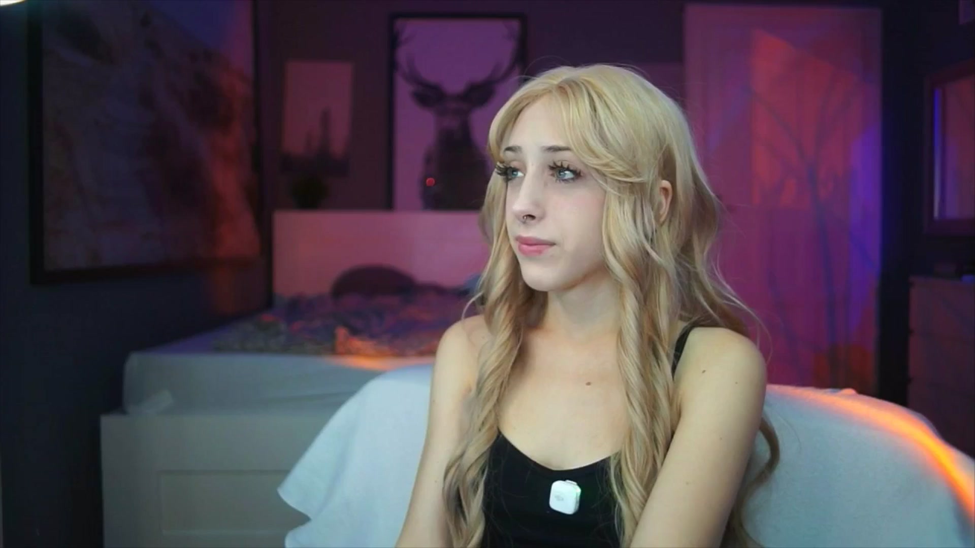 Gallery image thumbnail from Fanny21's myfreecams stream on, 10/07/2025, 17:19 image 17 of 20