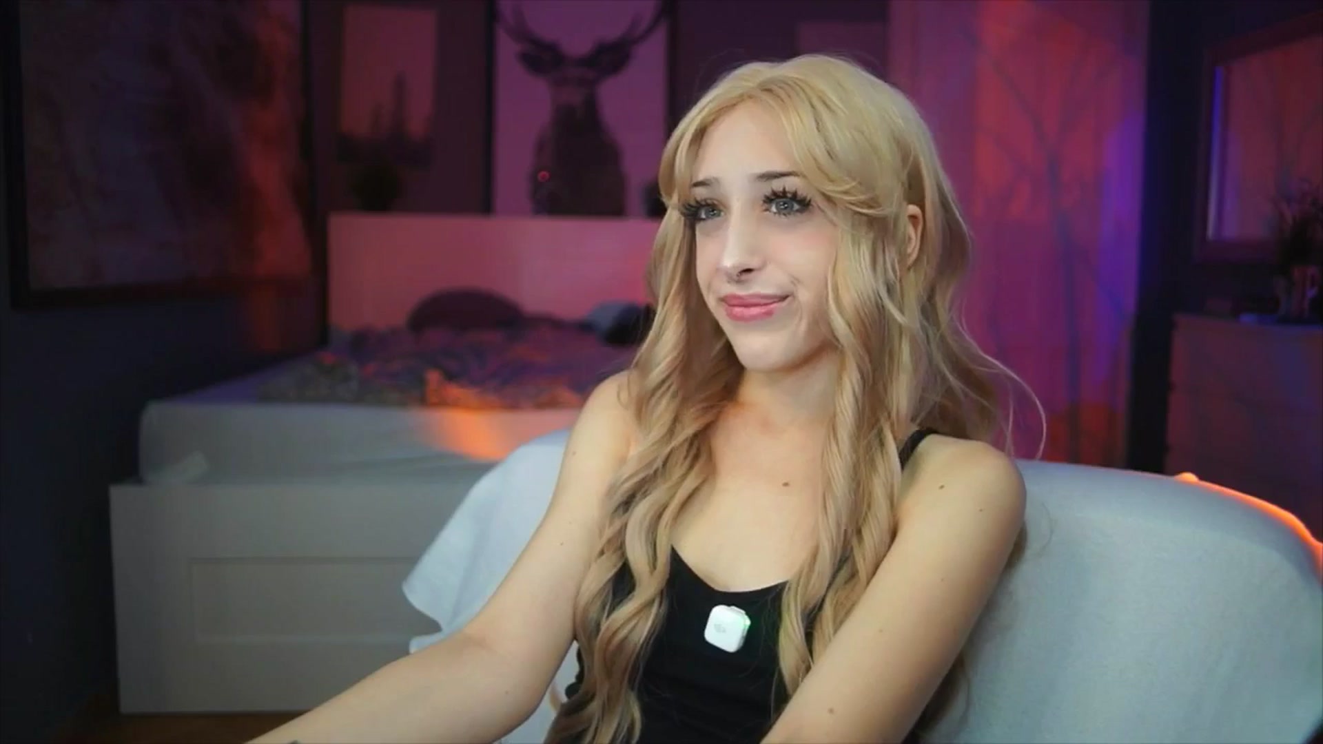 Gallery image thumbnail from Fanny21's myfreecams stream on, 10/07/2025, 17:19 image 8 of 20