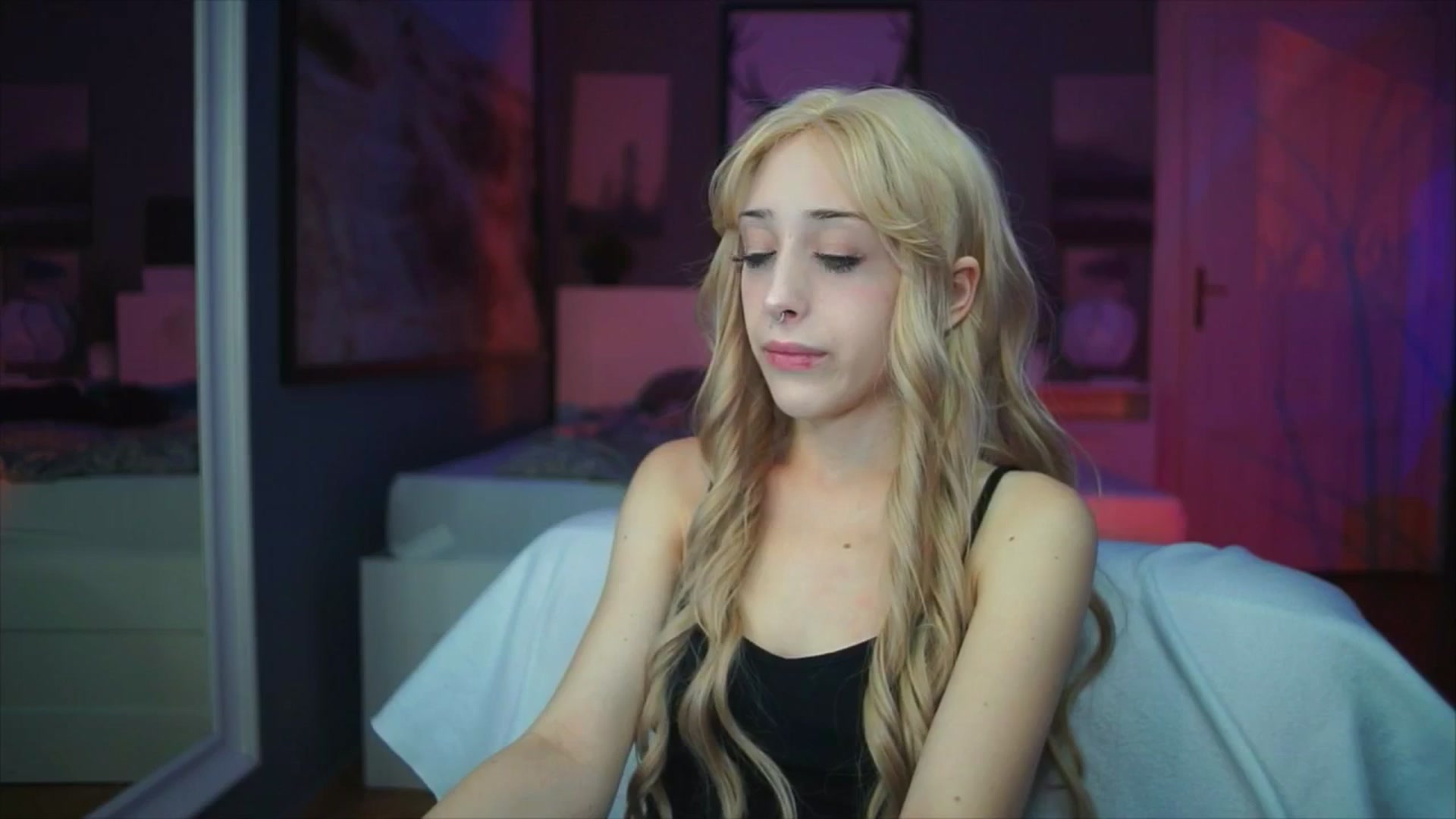 Gallery image thumbnail from Fanny21's myfreecams stream on, 10/07/2025, 18:56 image 3 of 20