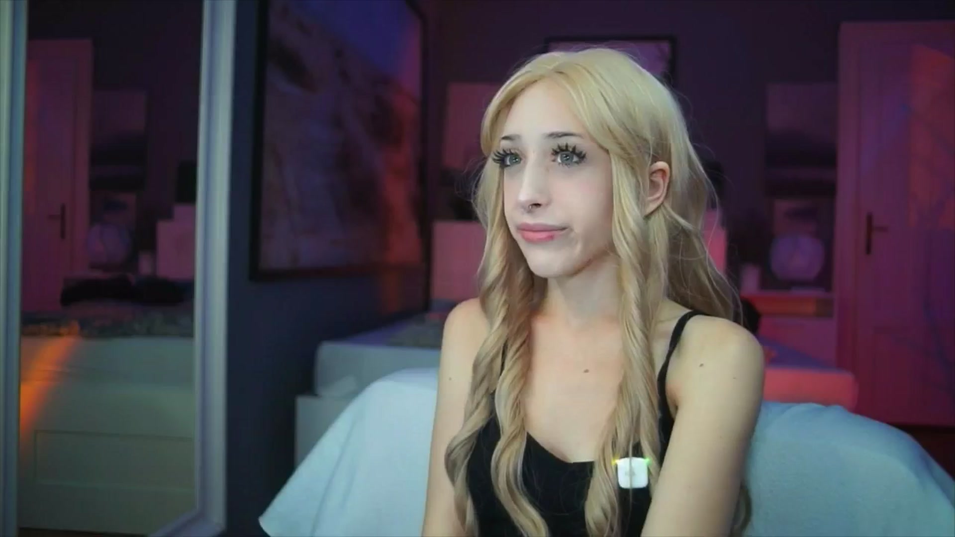 Gallery image thumbnail from Fanny21's myfreecams stream on, 10/07/2025, 18:56 image 17 of 20