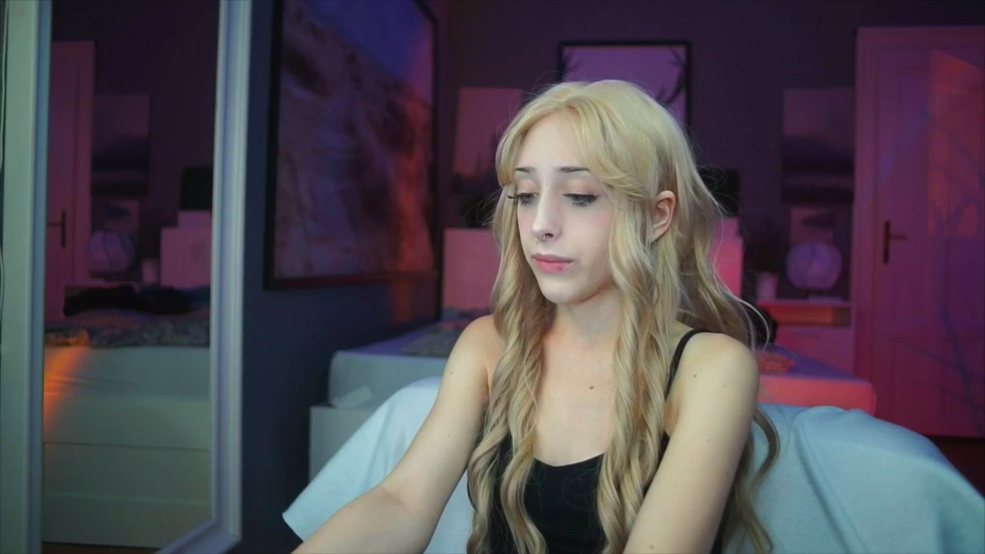Gallery image thumbnail from Fanny21's myfreecams stream on, 10/07/2025, 18:56 image 8 of 20