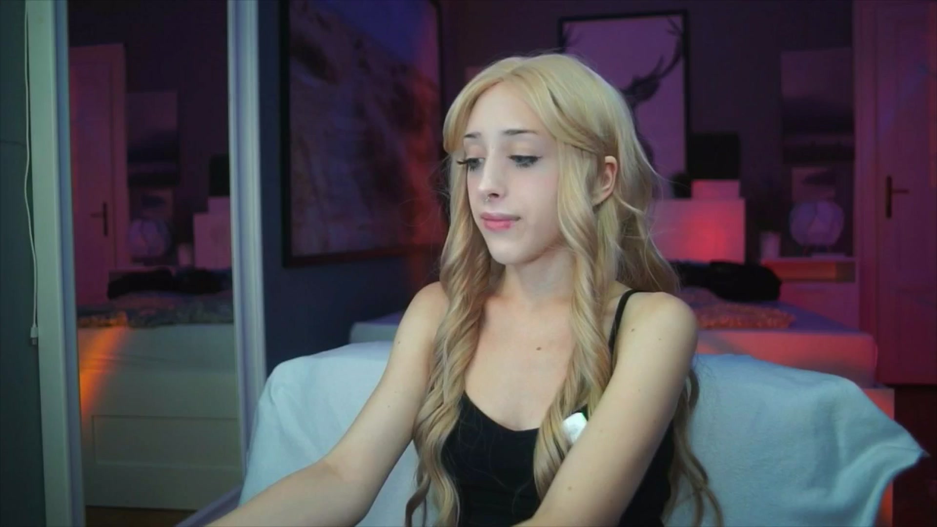 Gallery image thumbnail from Fanny21's myfreecams stream on, 10/07/2025, 19:12 image 8 of 20