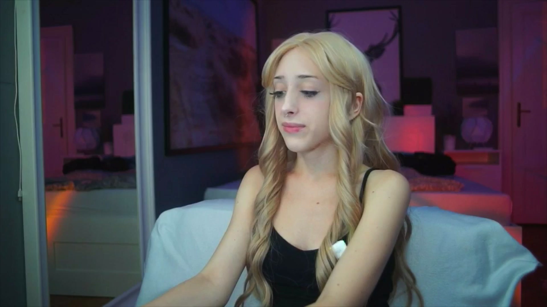 Gallery image thumbnail from Fanny21's myfreecams stream on, 10/07/2025, 19:12 image 9 of 20