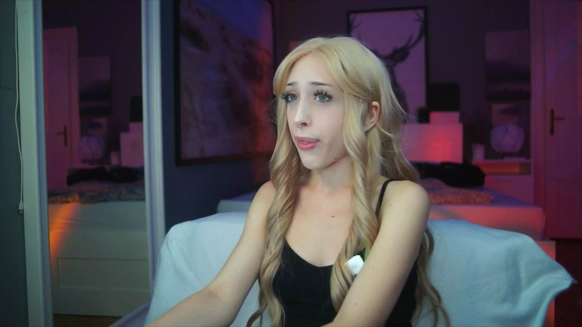 Gallery image thumbnail from Fanny21's myfreecams stream on, 10/07/2025, 19:12 image 13 of 20