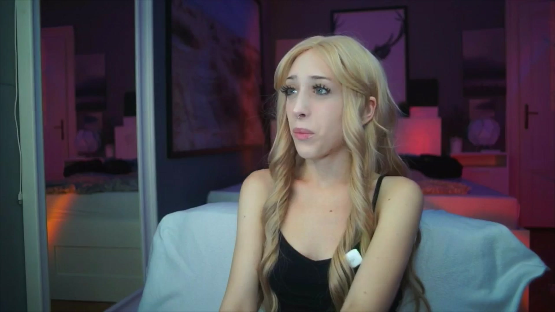 Gallery image thumbnail from Fanny21's myfreecams stream on, 10/07/2025, 19:12 image 19 of 20
