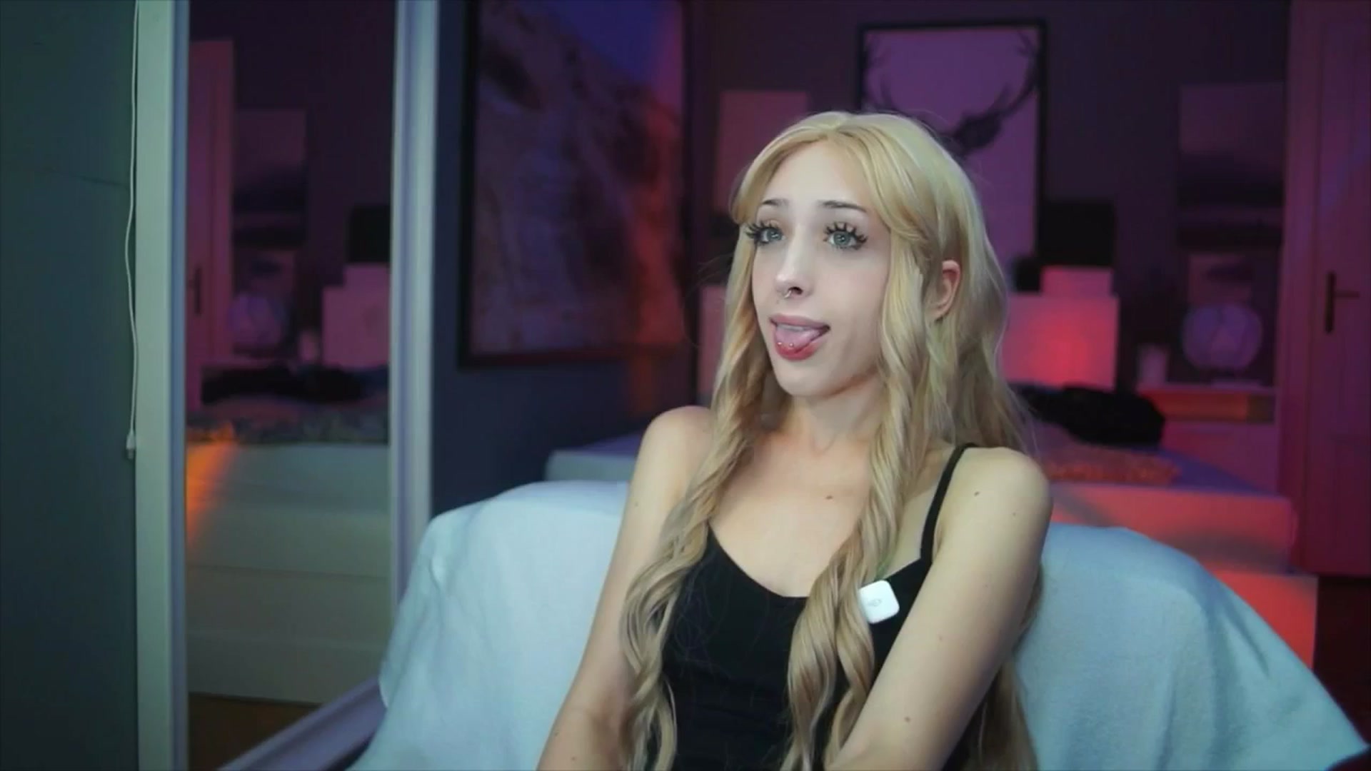 Gallery image thumbnail from Fanny21's myfreecams stream on, 10/07/2025, 19:36 image 2 of 20
