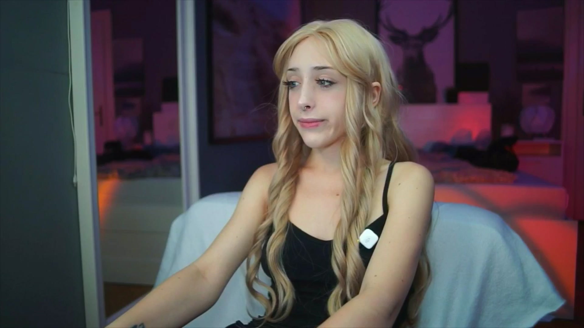 Gallery image thumbnail from Fanny21's myfreecams stream on, 10/07/2025, 20:27 image 9 of 20