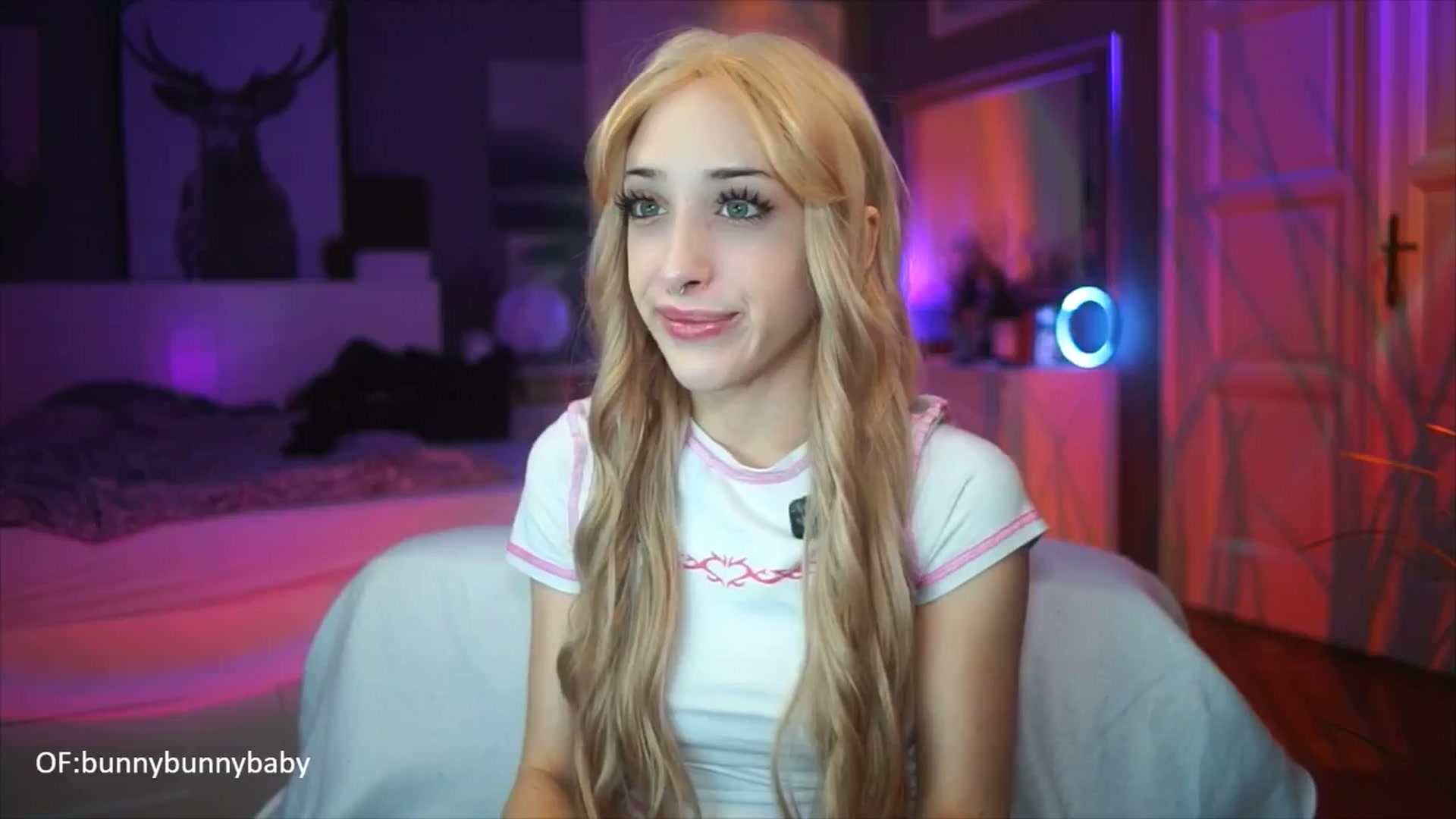 Gallery image thumbnail from Fanny21's myfreecams stream on, 10/09/2025, 18:08 image 15 of 20