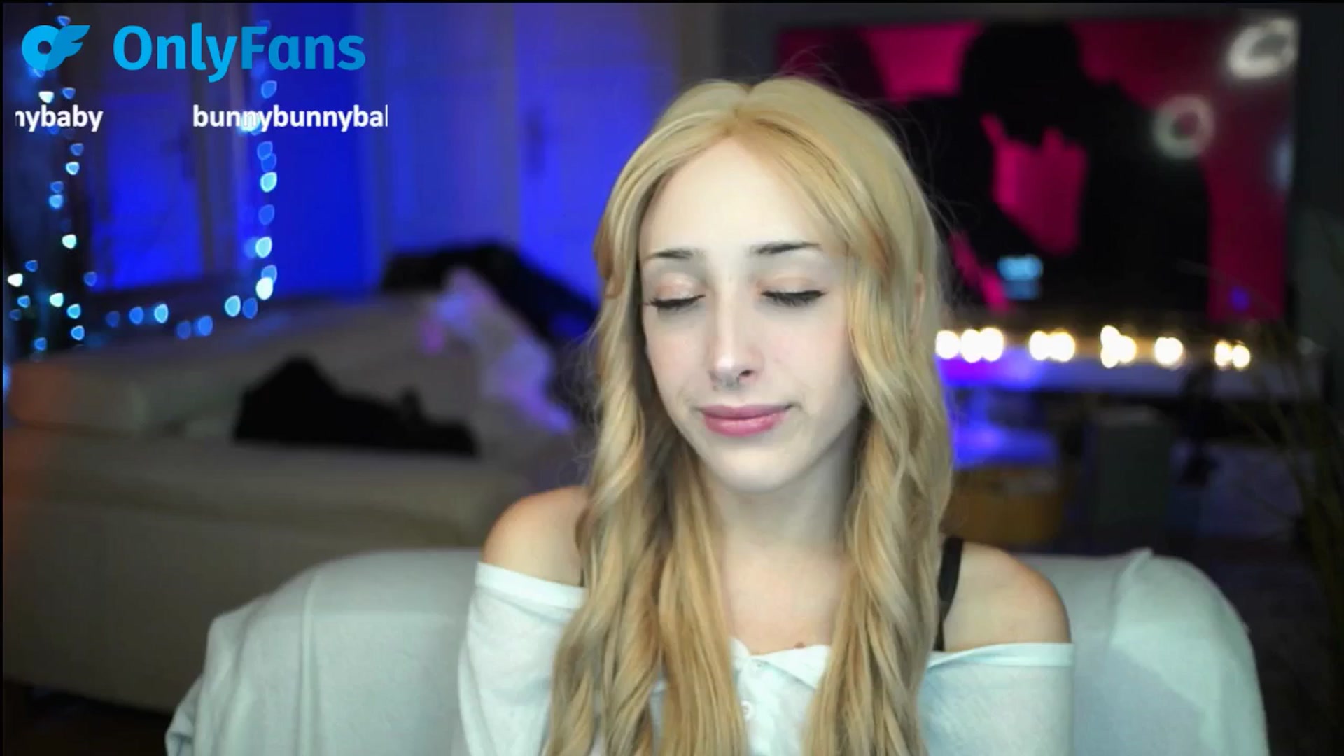 Gallery image thumbnail from Fanny21's myfreecams stream on, 10/10/2025, 17:58 image 10 of 20