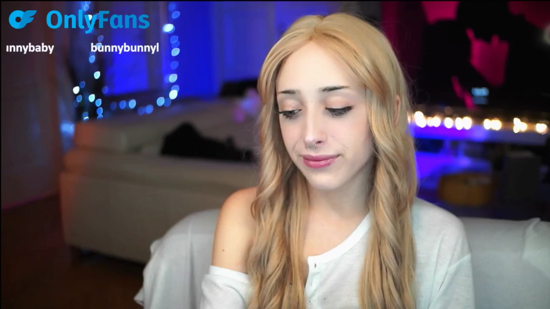 Gallery image thumbnail from Fanny21's myfreecams stream on, 10/10/2025, 17:58 image 5 of 20
