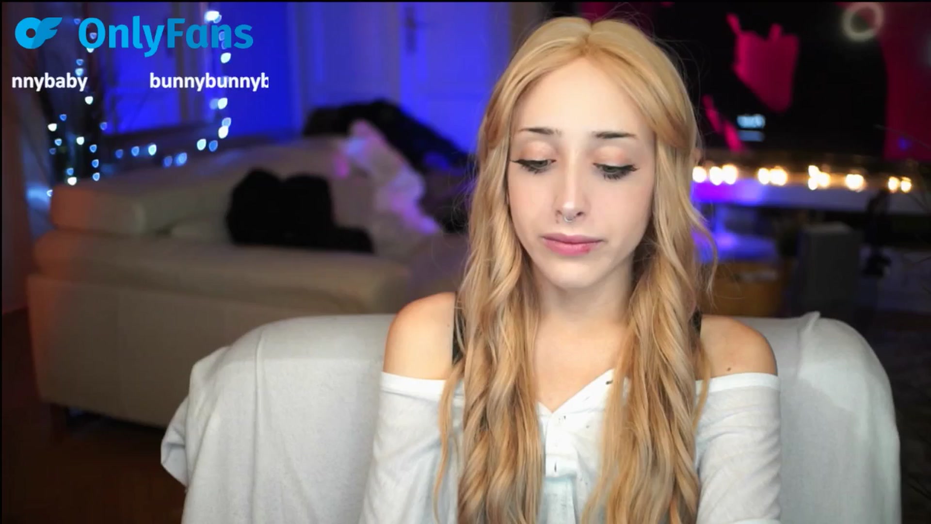 Gallery image thumbnail from Fanny21's myfreecams stream on, 10/10/2025, 17:58 image 17 of 20