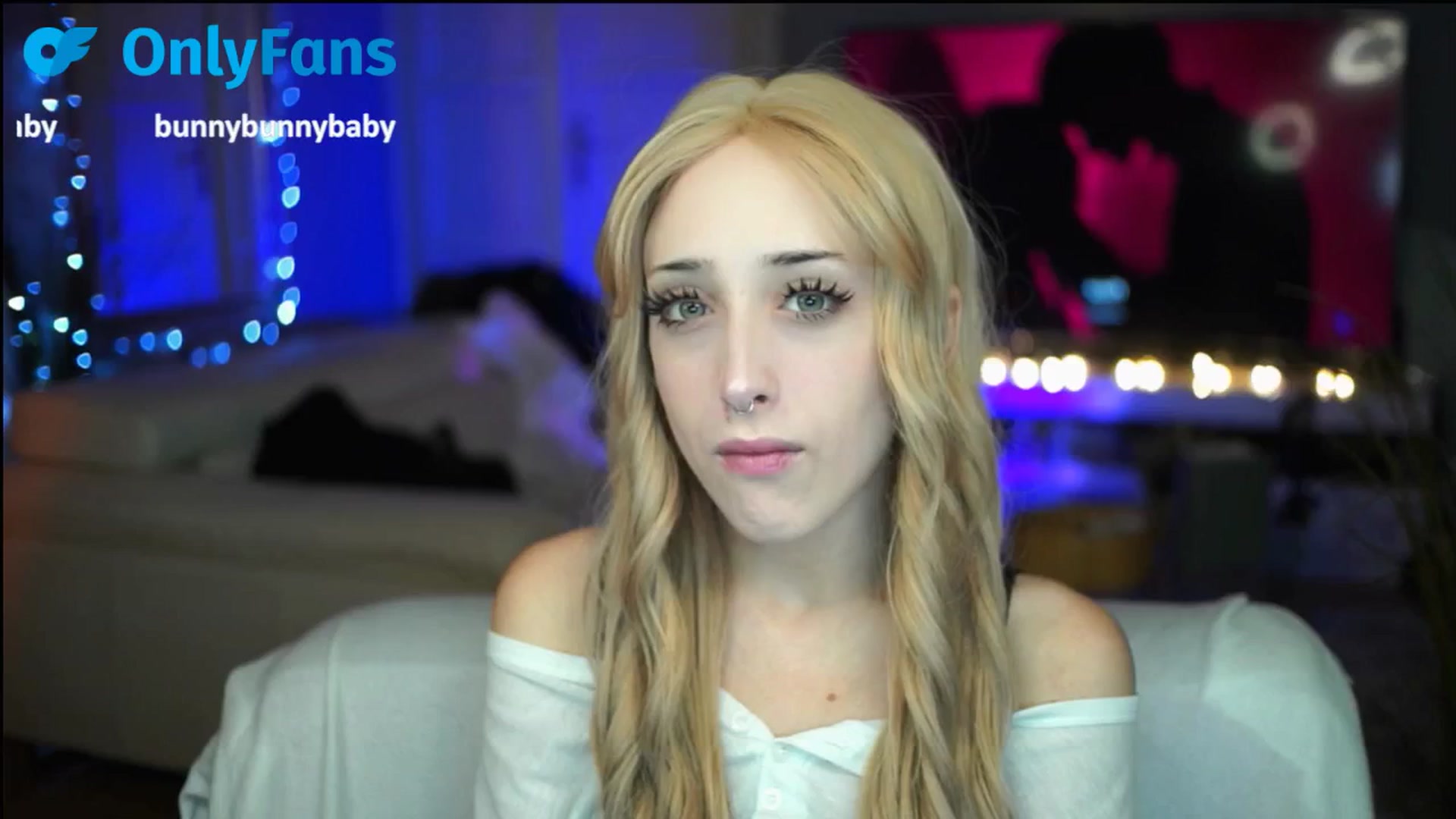 Gallery image thumbnail from Fanny21's myfreecams stream on, 10/10/2025, 17:58 image 8 of 20
