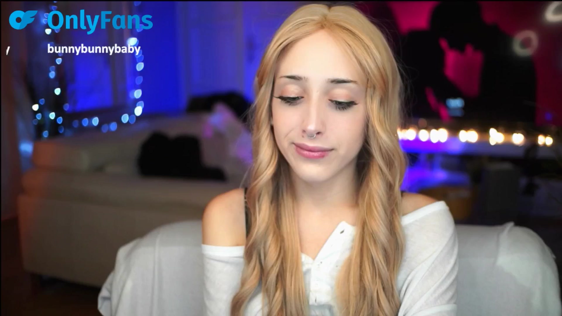 Gallery image thumbnail from Fanny21's myfreecams stream on, 10/10/2025, 17:58 image 13 of 20