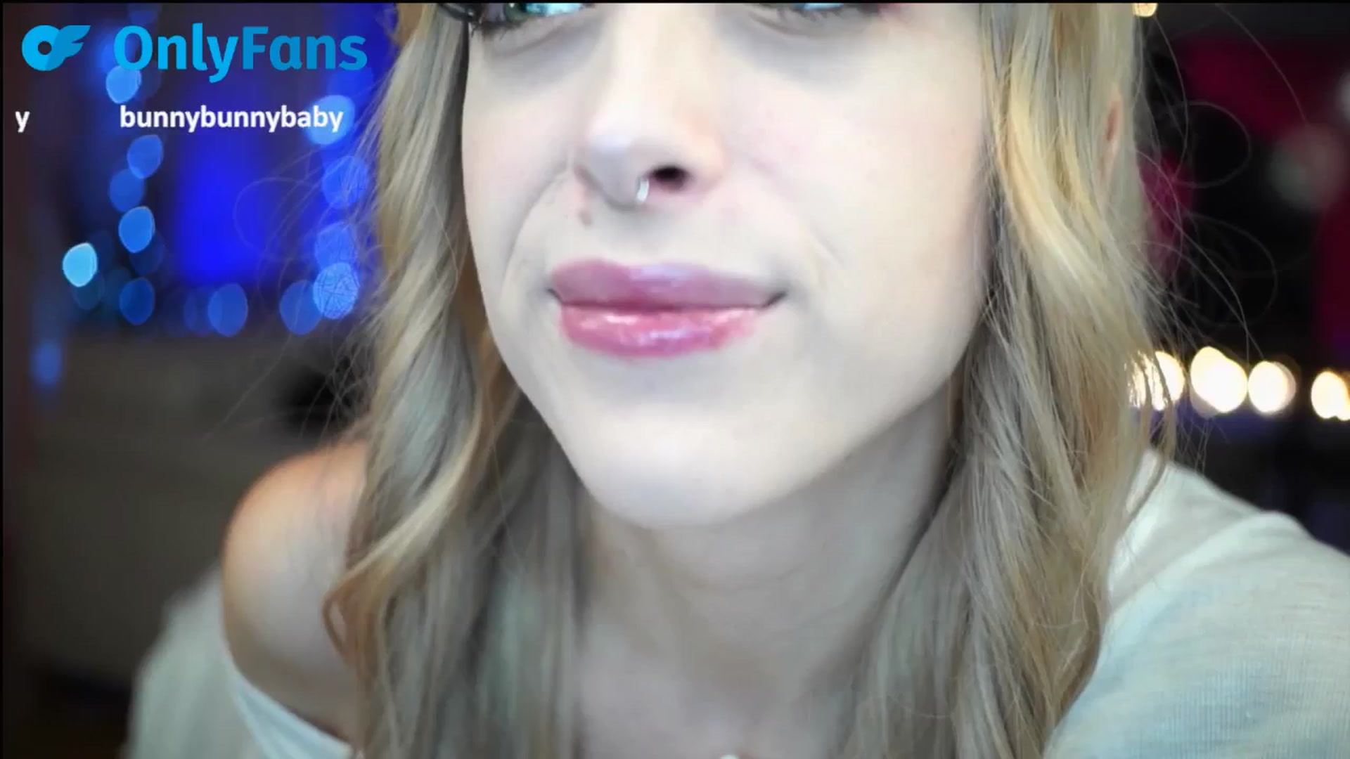 Gallery image thumbnail from Fanny21's myfreecams stream on, 10/10/2025, 17:58 image 1 of 20