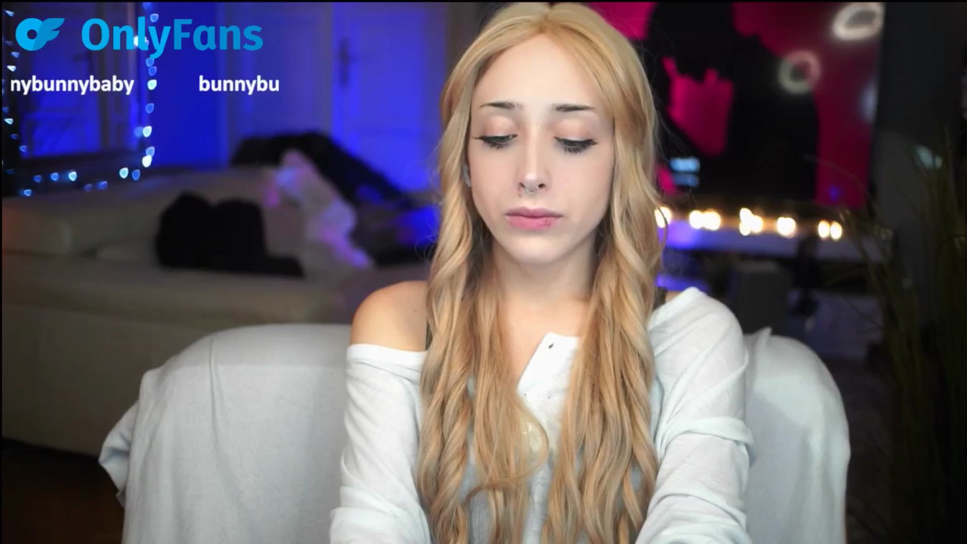 Gallery image thumbnail from Fanny21's myfreecams stream on, 10/10/2025, 18:29 image 1 of 20