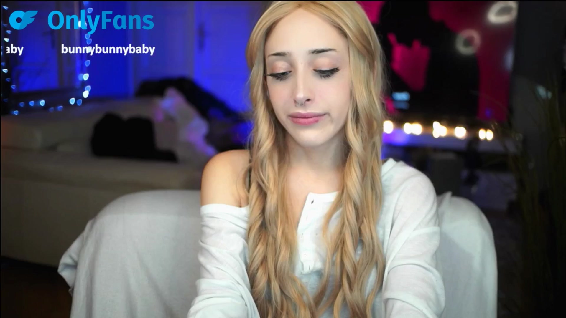 Gallery image thumbnail from Fanny21's myfreecams stream on, 10/10/2025, 18:29 image 20 of 20