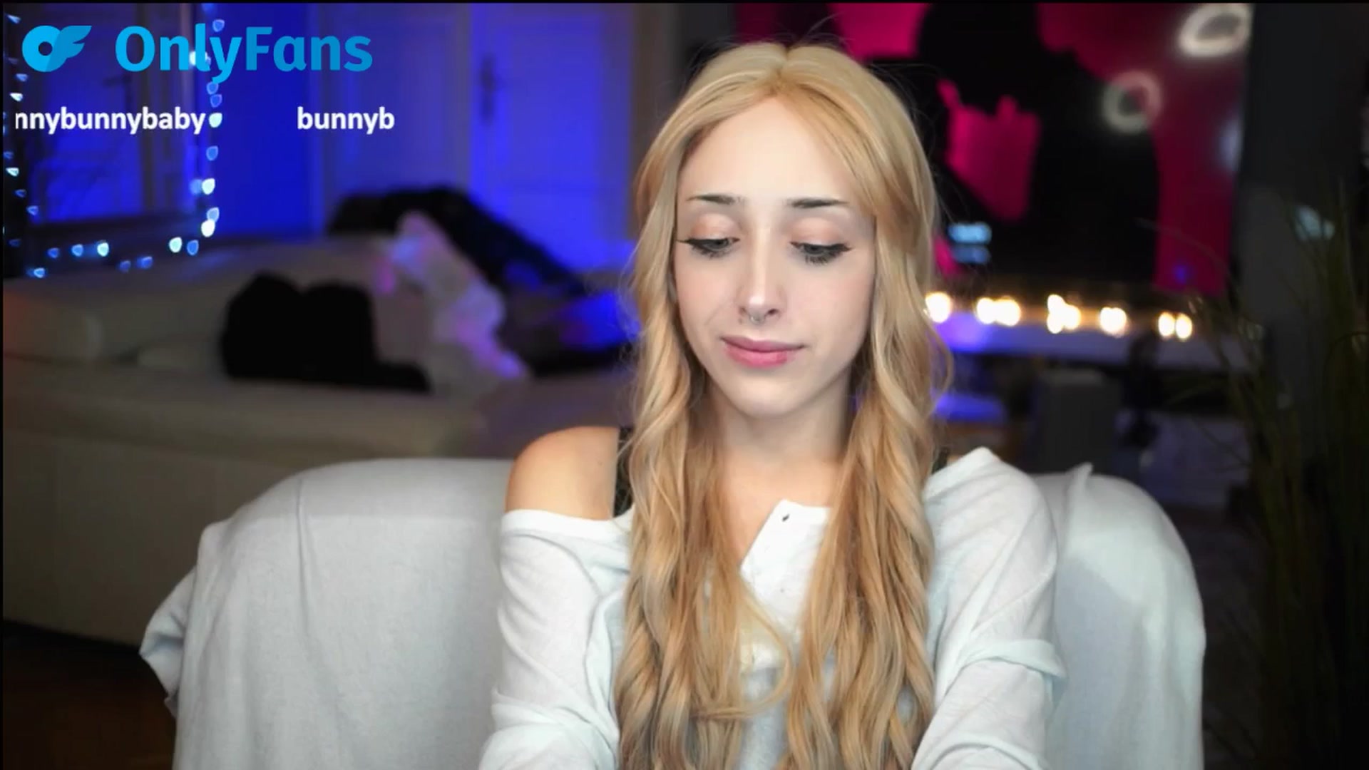 Gallery image thumbnail from Fanny21's myfreecams stream on, 10/10/2025, 18:29 image 6 of 20
