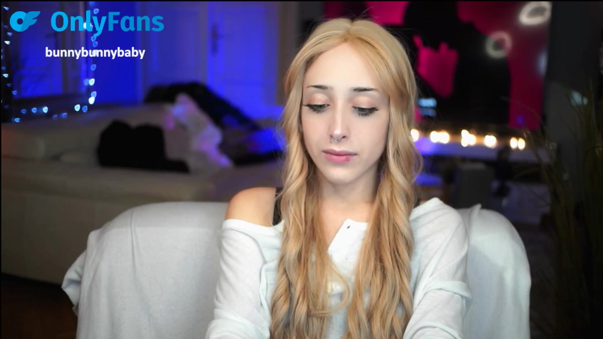 Gallery image thumbnail from Fanny21's myfreecams stream on, 10/10/2025, 18:29 image 5 of 20