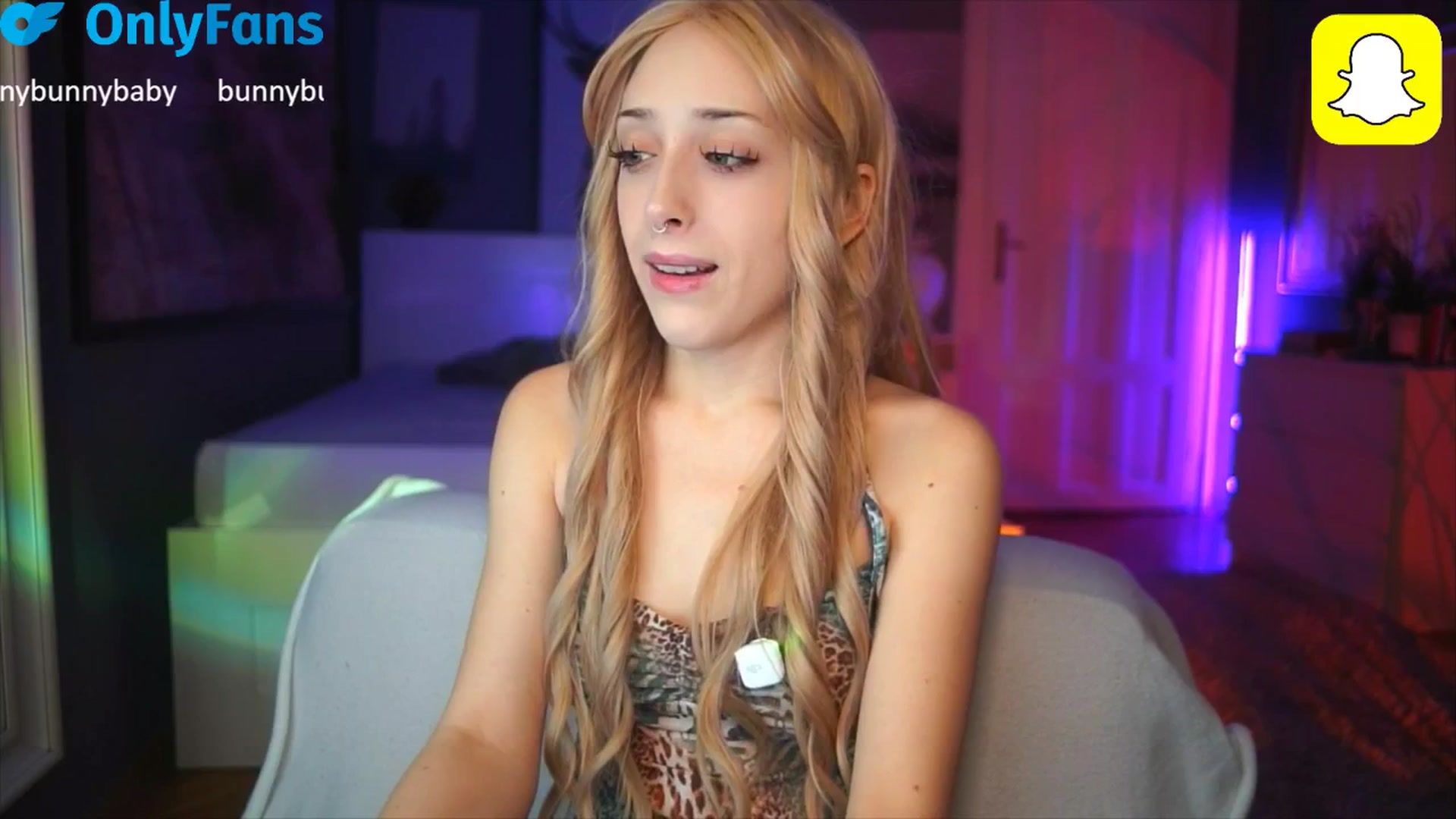 Gallery image thumbnail from Fanny21's myfreecams stream on, 10/14/2025, 18:27 image 17 of 20