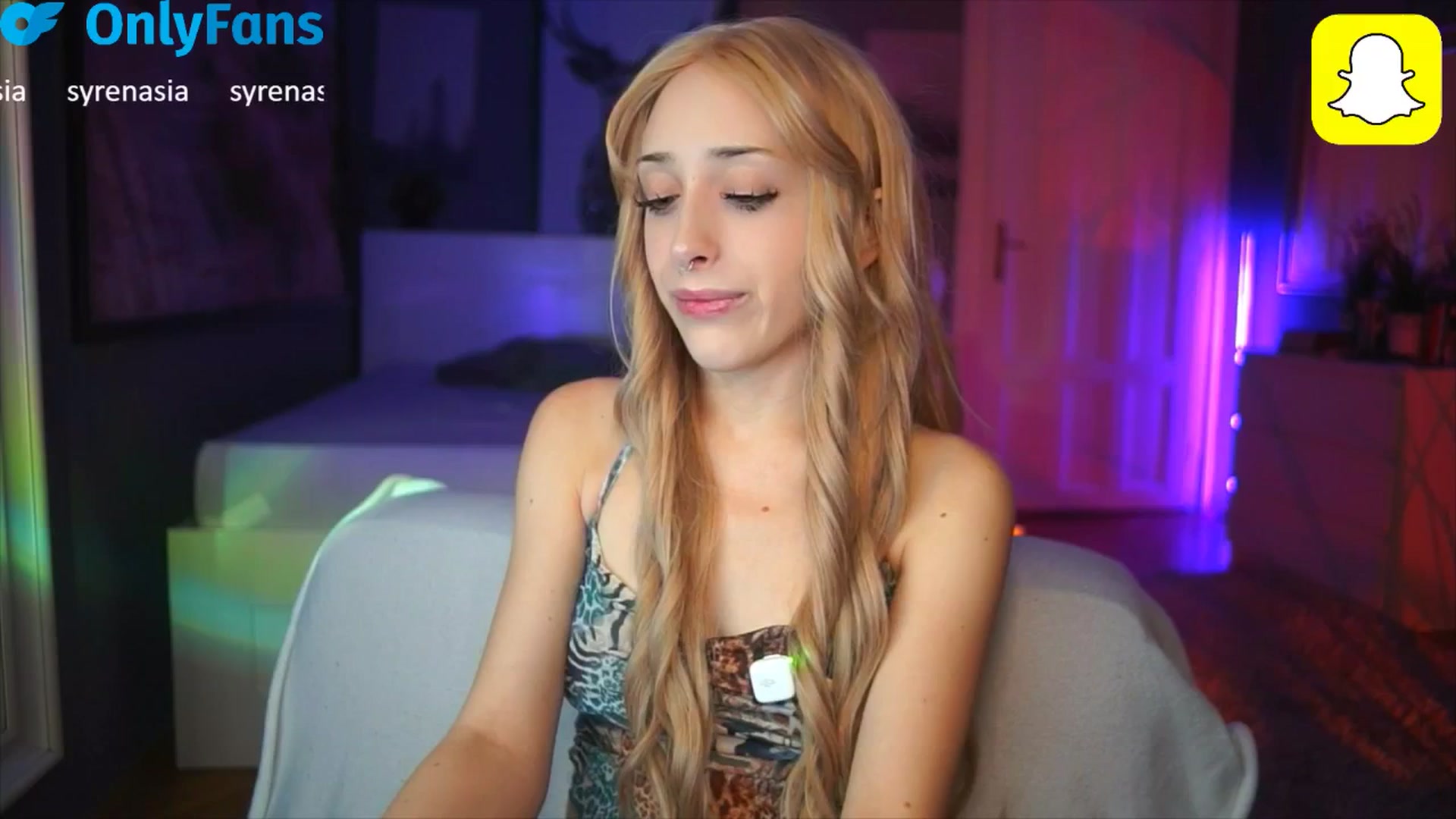 Gallery image thumbnail from Fanny21's myfreecams stream on, 10/14/2025, 18:27 image 14 of 20