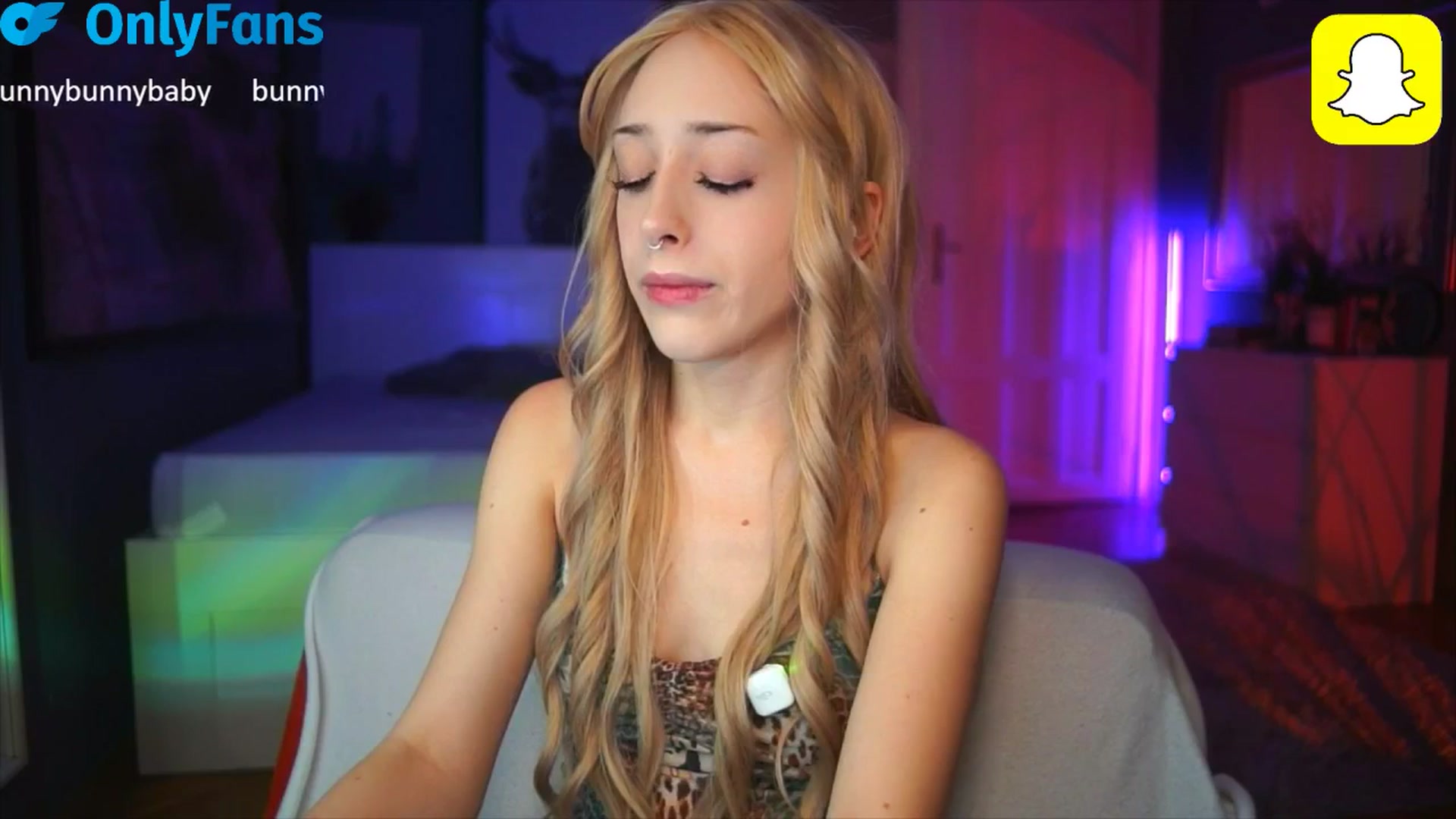 Gallery image thumbnail from Fanny21's myfreecams stream on, 10/14/2025, 21:29 image 20 of 20