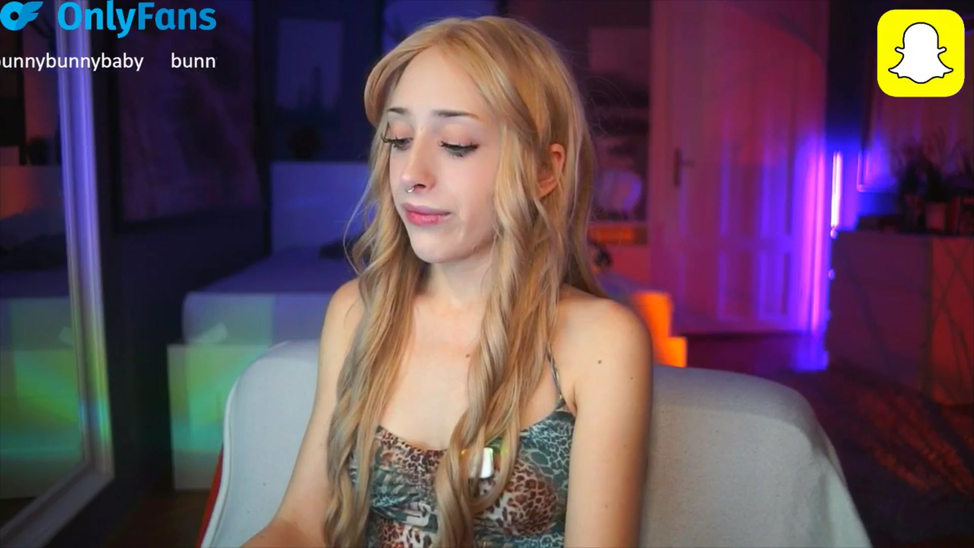 Gallery image thumbnail from Fanny21's myfreecams stream on, 10/14/2025, 21:29 image 14 of 20
