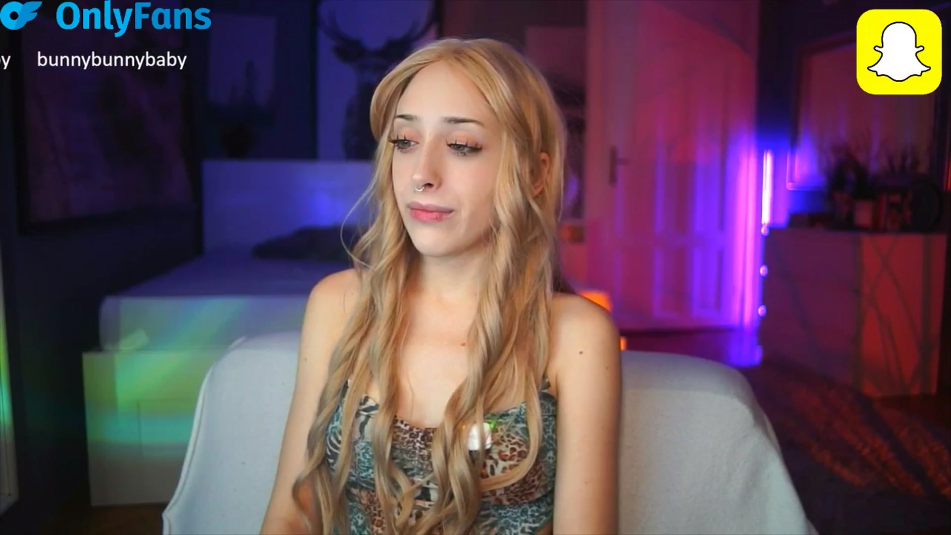 Gallery image thumbnail from Fanny21's myfreecams stream on, 10/14/2025, 21:29 image 17 of 20