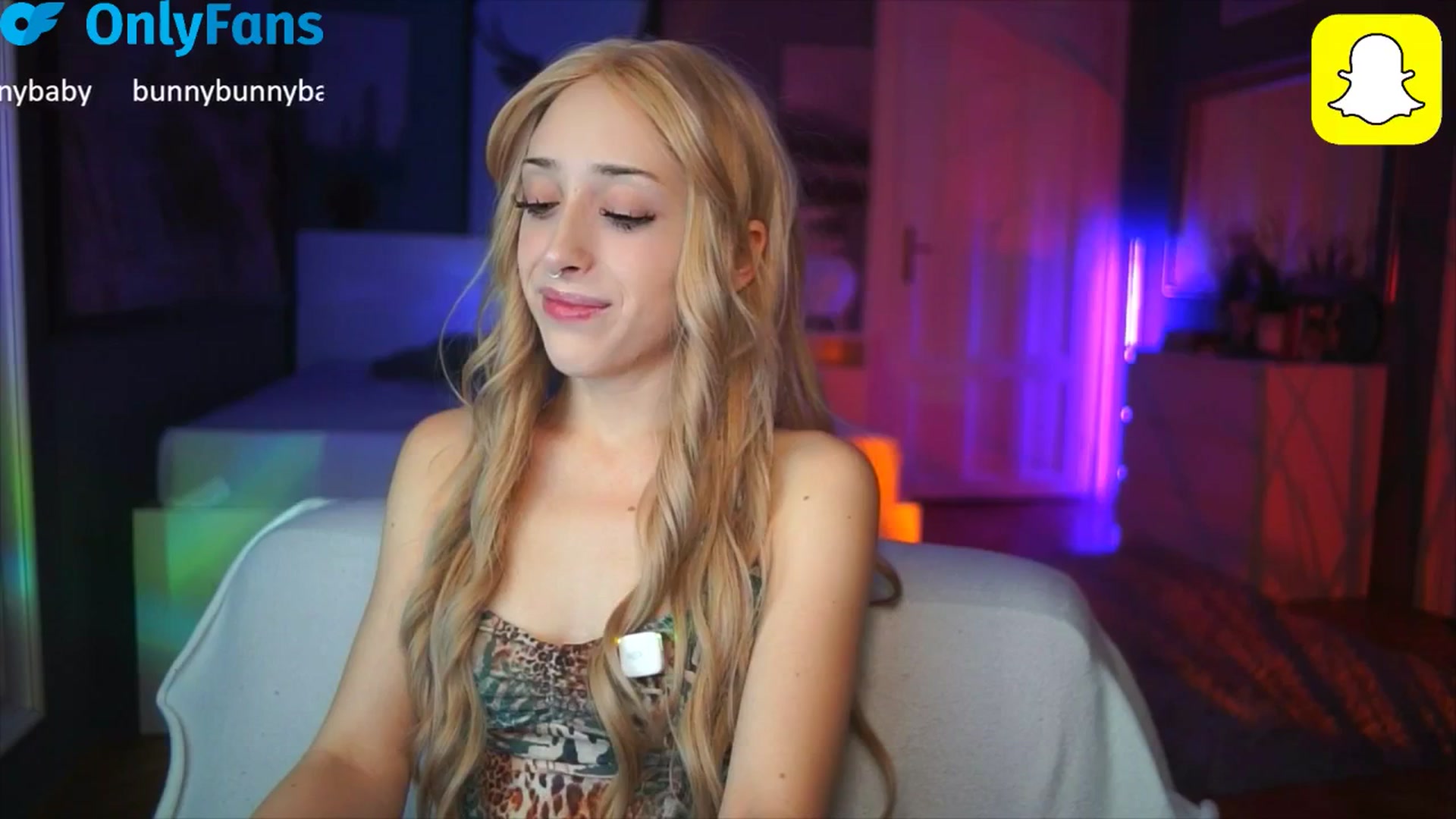 Gallery image thumbnail from Fanny21's myfreecams stream on, 10/14/2025, 21:29 image 8 of 20