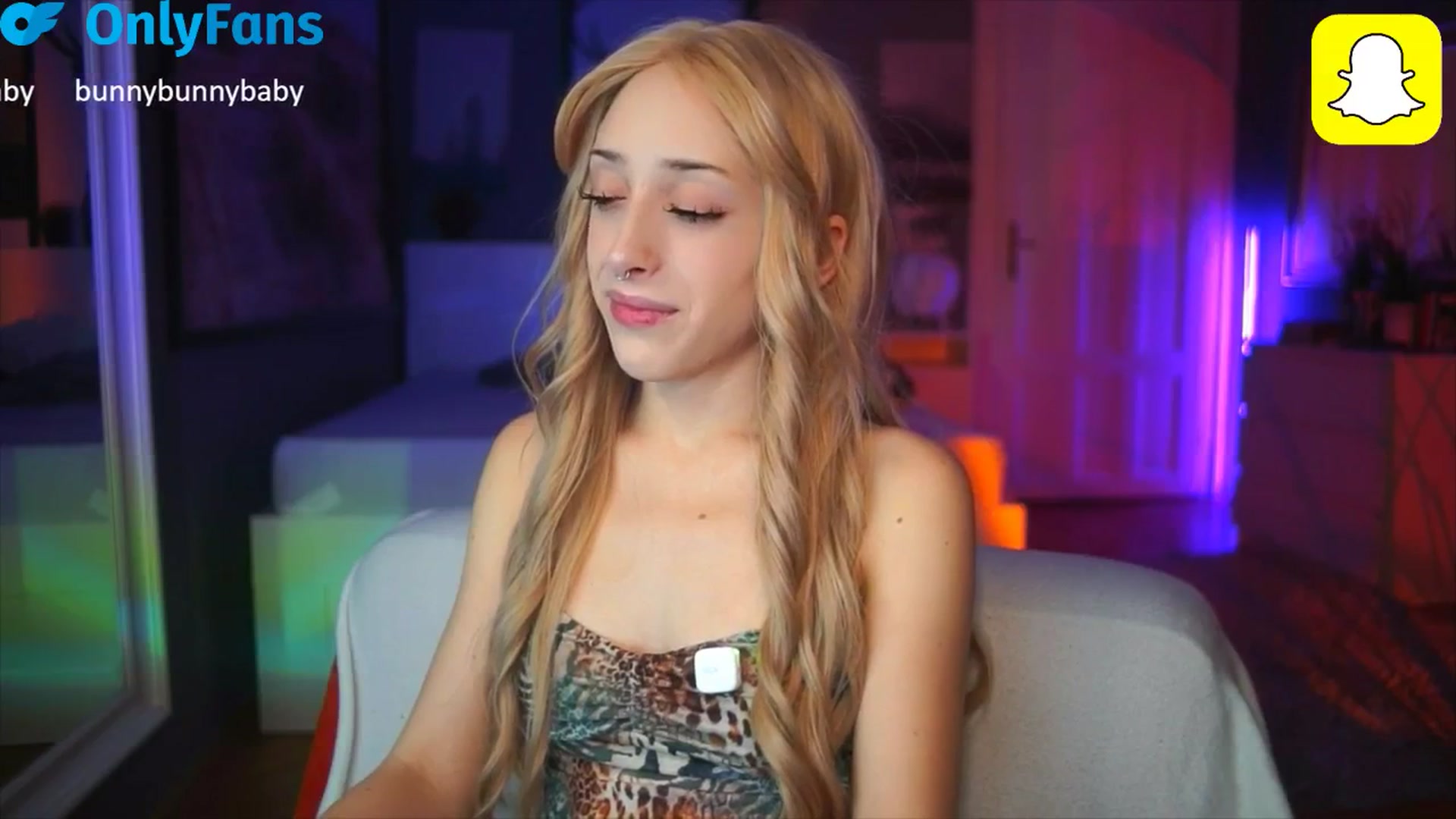 Gallery image thumbnail from Fanny21's myfreecams stream on, 10/14/2025, 21:29 image 11 of 20