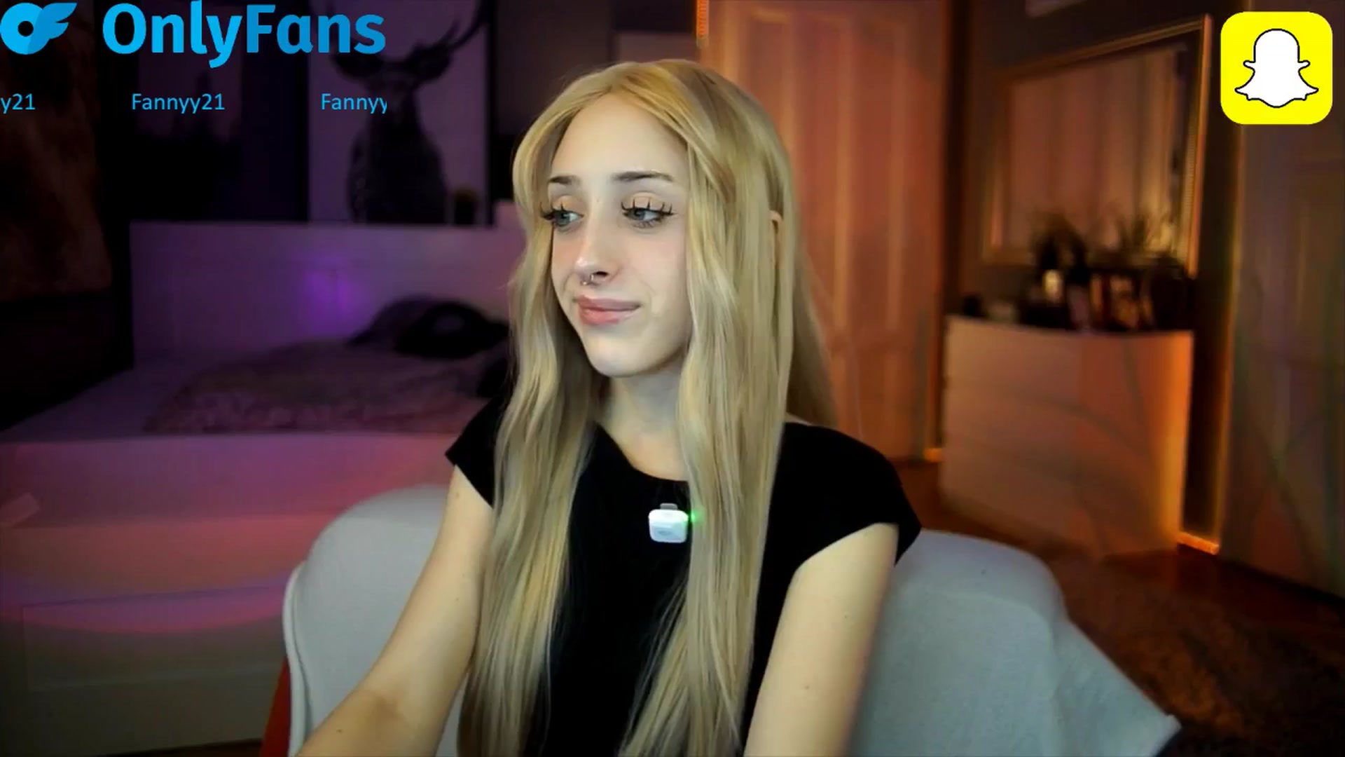 Gallery image thumbnail from Fanny21's myfreecams stream on, 10/16/2025, 19:21 image 10 of 20