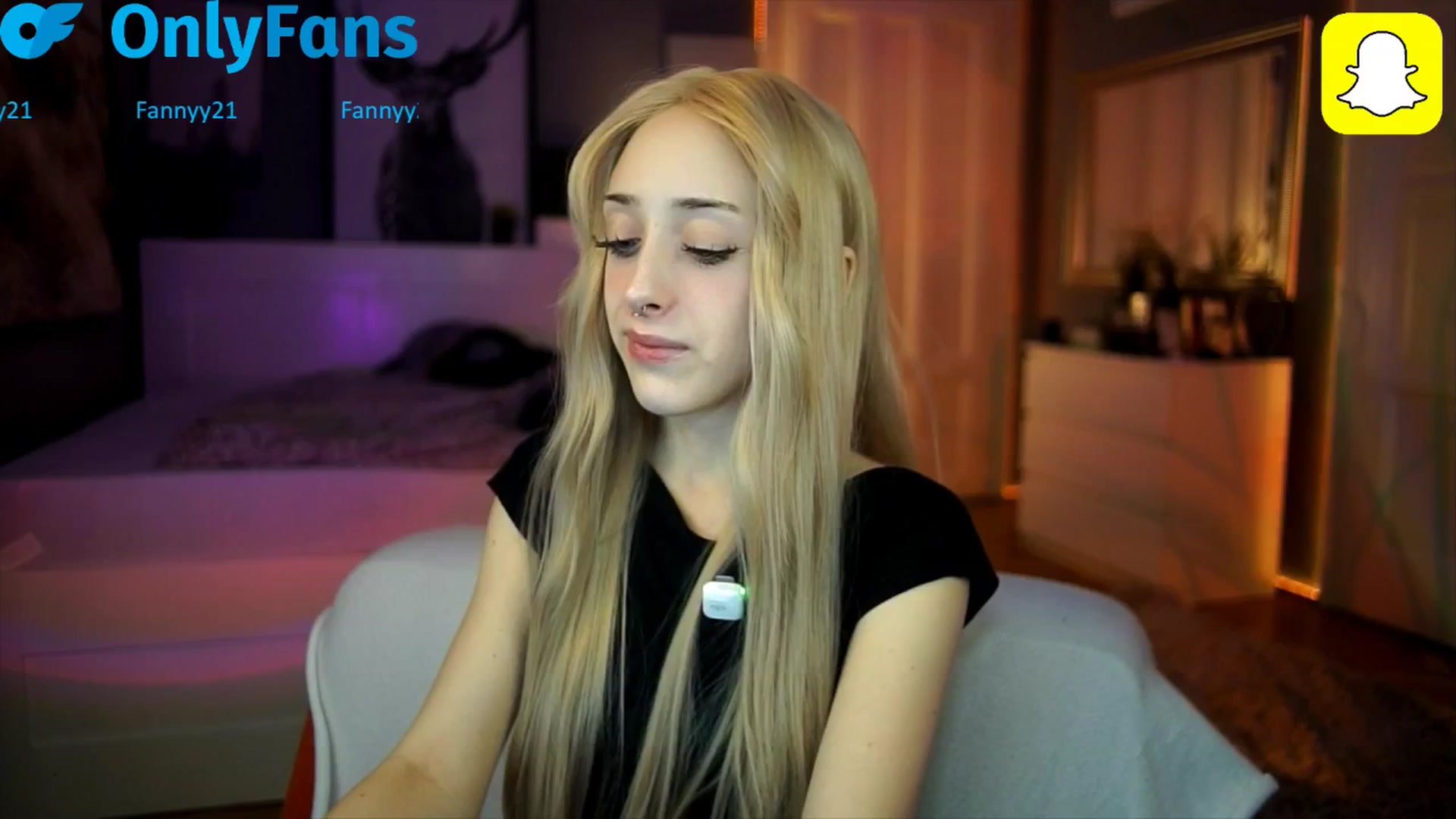 Gallery image thumbnail from Fanny21's myfreecams stream on, 10/16/2025, 19:21 image 12 of 20