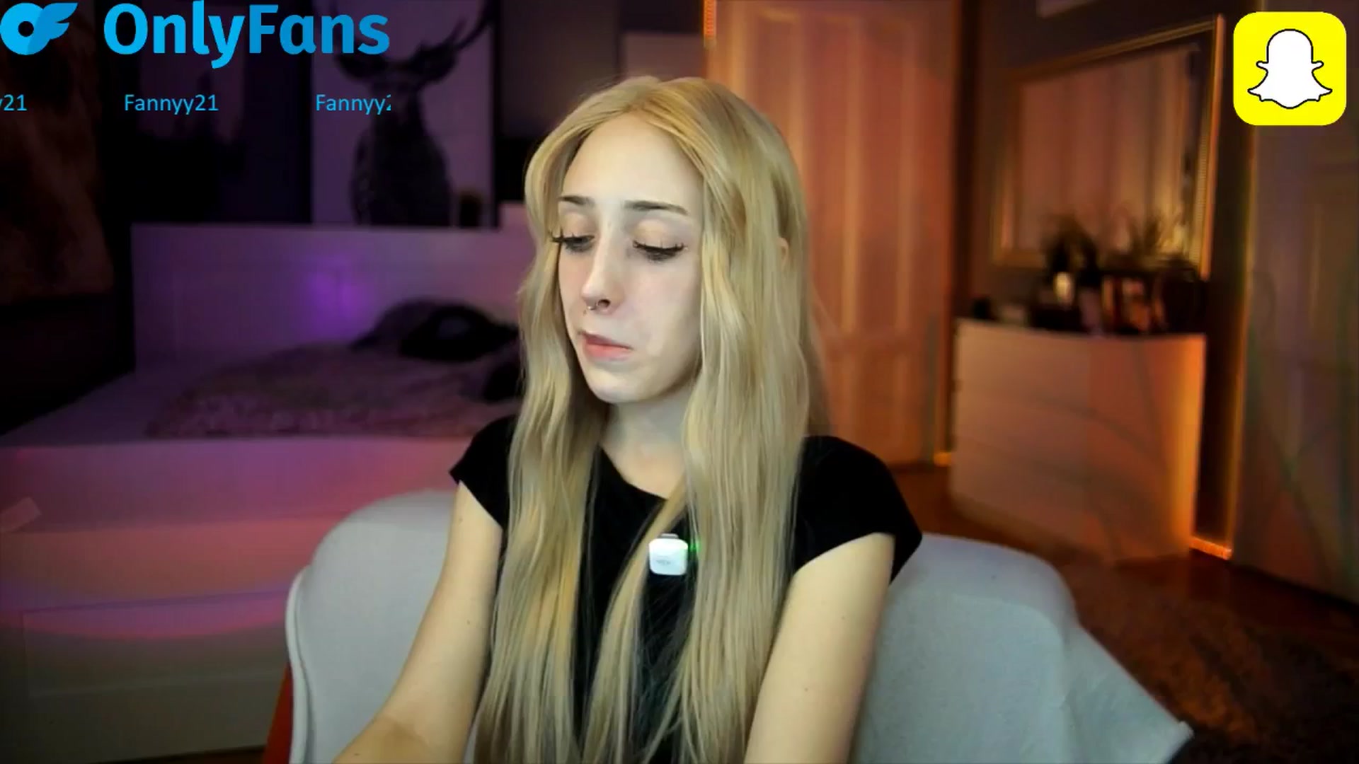 Gallery image thumbnail from Fanny21's myfreecams stream on, 10/16/2025, 19:21 image 13 of 20