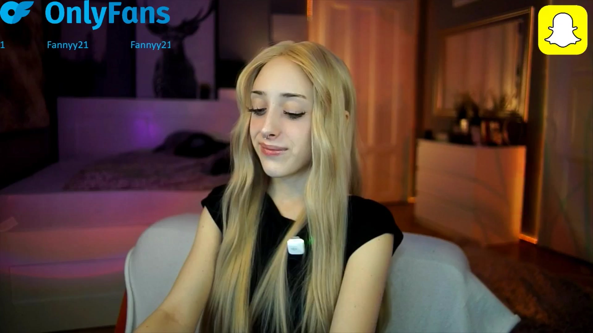 Gallery image thumbnail from Fanny21's myfreecams stream on, 10/16/2025, 19:21 image 18 of 20