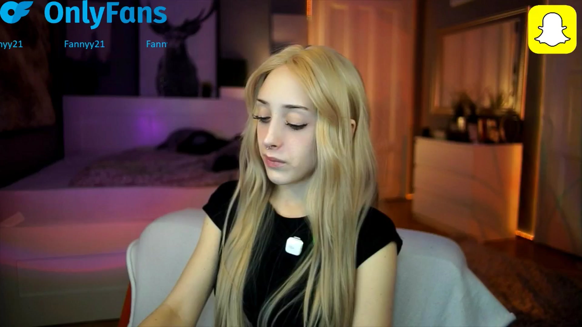 Gallery image thumbnail from Fanny21's myfreecams stream on, 10/16/2025, 19:21 image 4 of 20