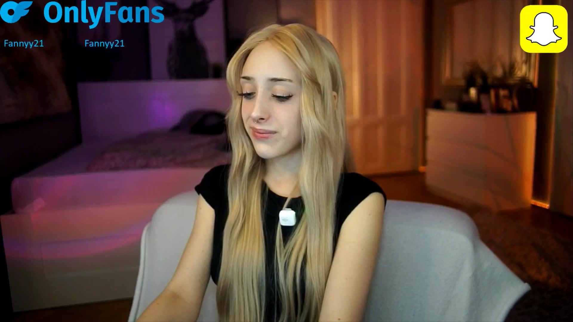 Gallery image thumbnail from Fanny21's myfreecams stream on, 10/16/2025, 20:16 image 16 of 20