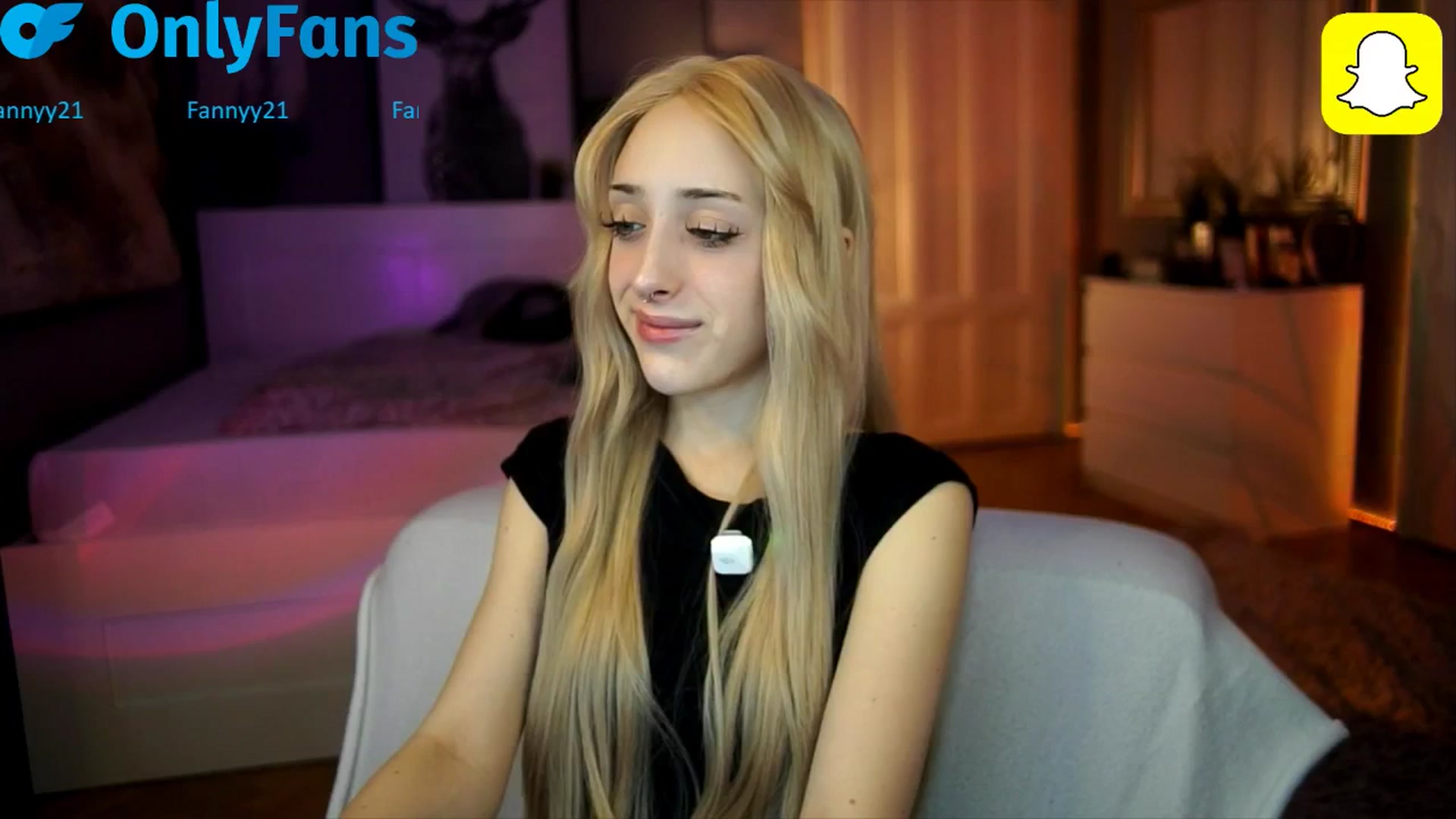 Gallery image thumbnail from Fanny21's myfreecams stream on, 10/16/2025, 20:16 image 13 of 20