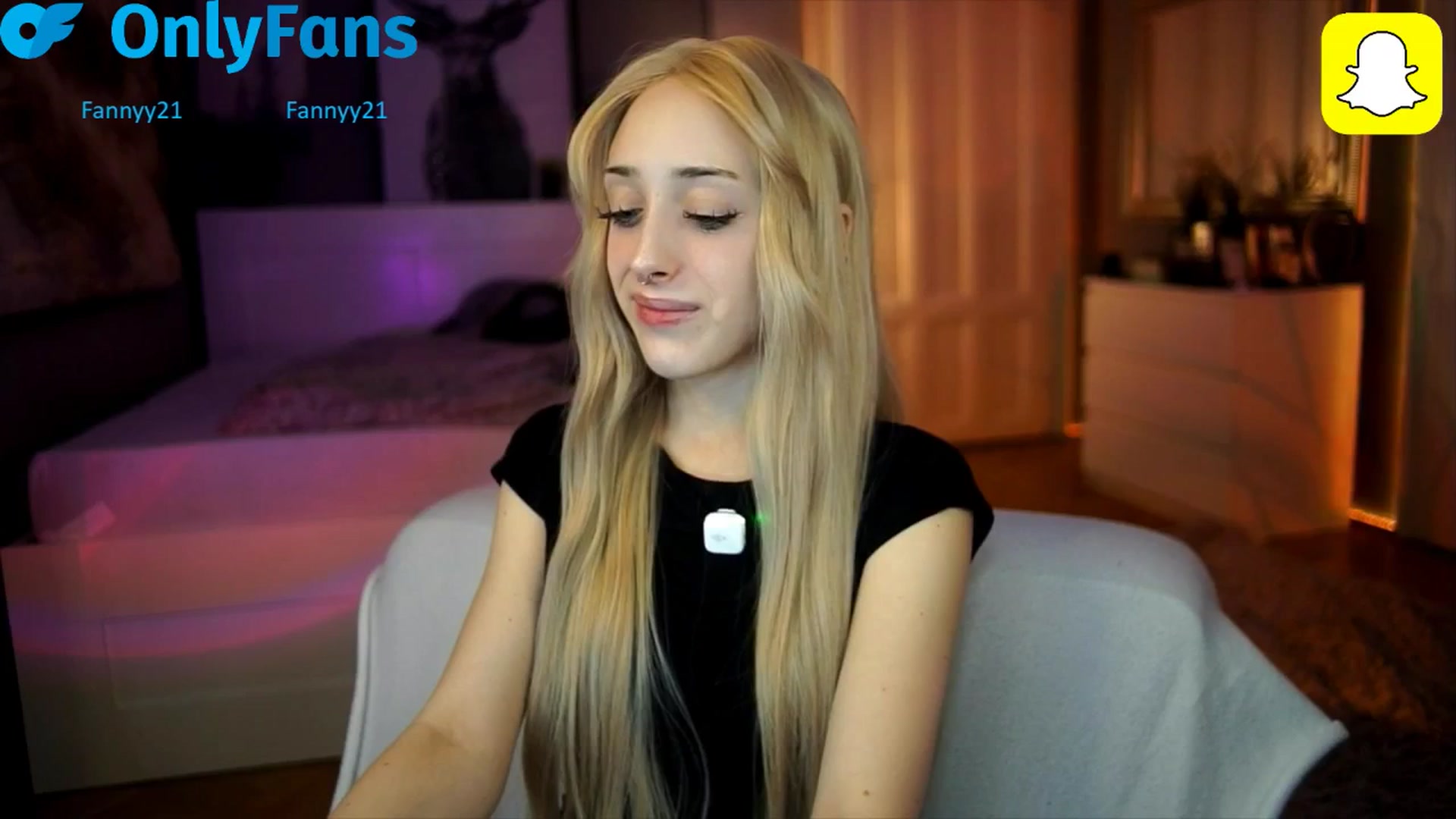Gallery image thumbnail from Fanny21's myfreecams stream on, 10/16/2025, 20:16 image 6 of 20
