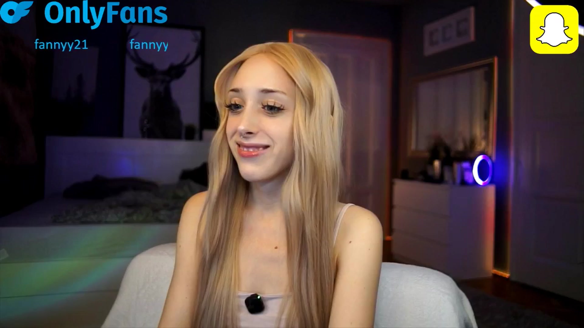 Gallery image thumbnail from Fanny21's myfreecams stream on, 10/18/2025, 19:07 image 7 of 20