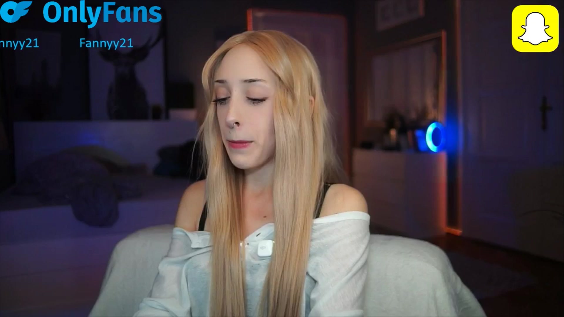 Gallery image thumbnail from Fanny21's myfreecams stream on, 10/23/2025, 20:38 image 14 of 20