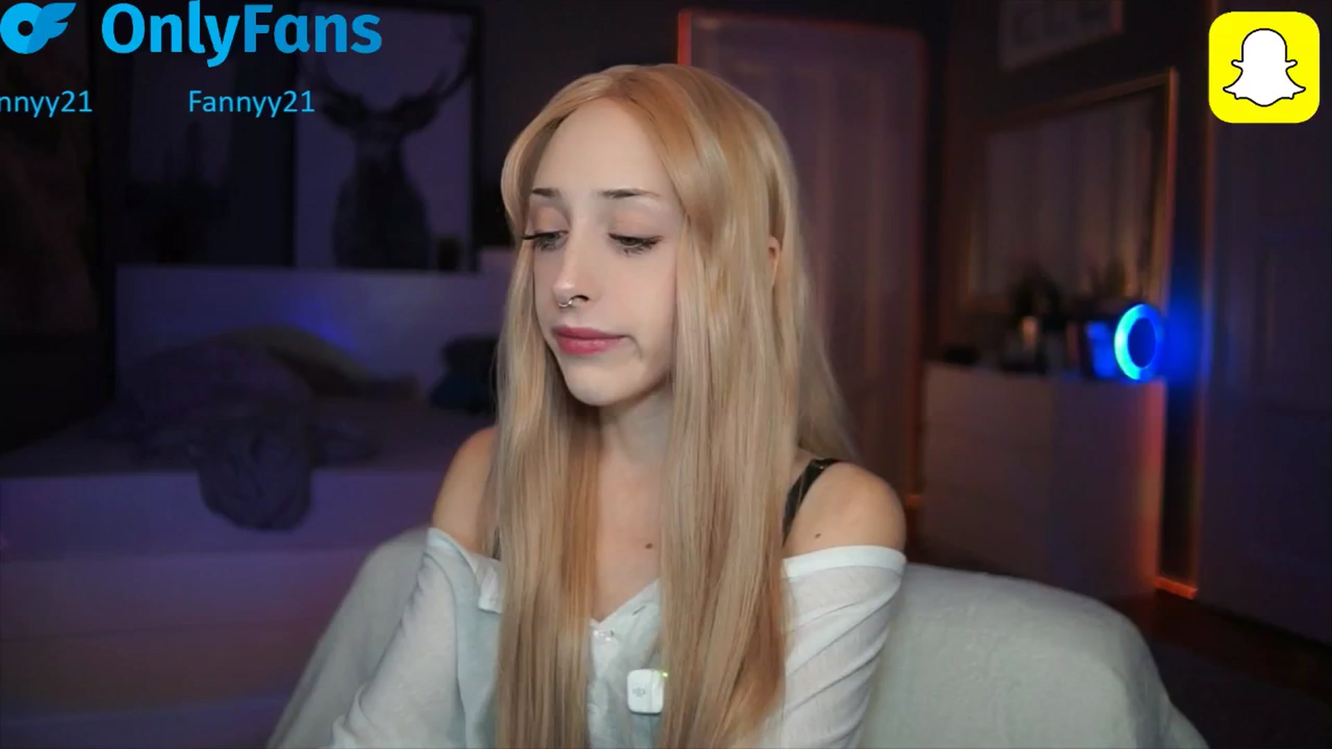 Gallery image thumbnail from Fanny21's myfreecams stream on, 10/23/2025, 20:38 image 2 of 20