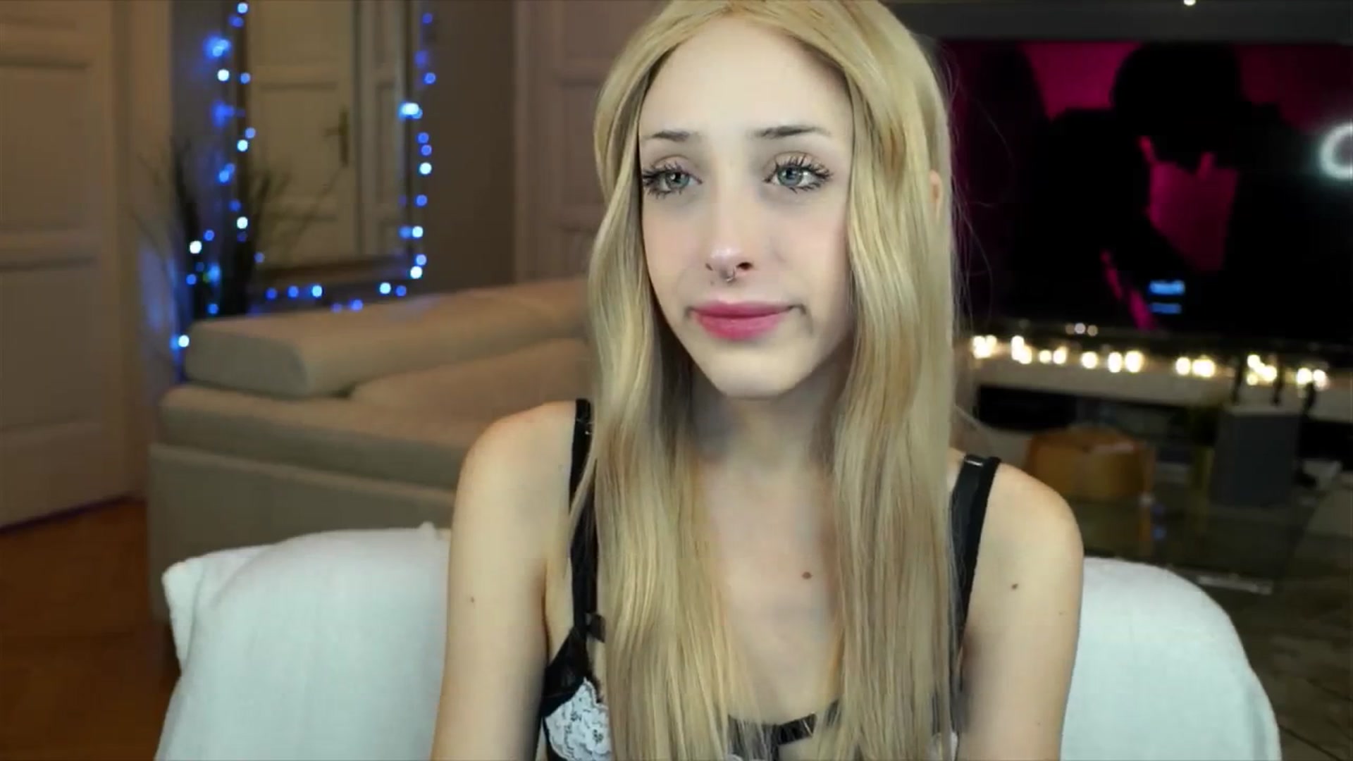 Gallery image thumbnail from Fanny21's myfreecams stream on, 10/24/2025, 18:30 image 7 of 20
