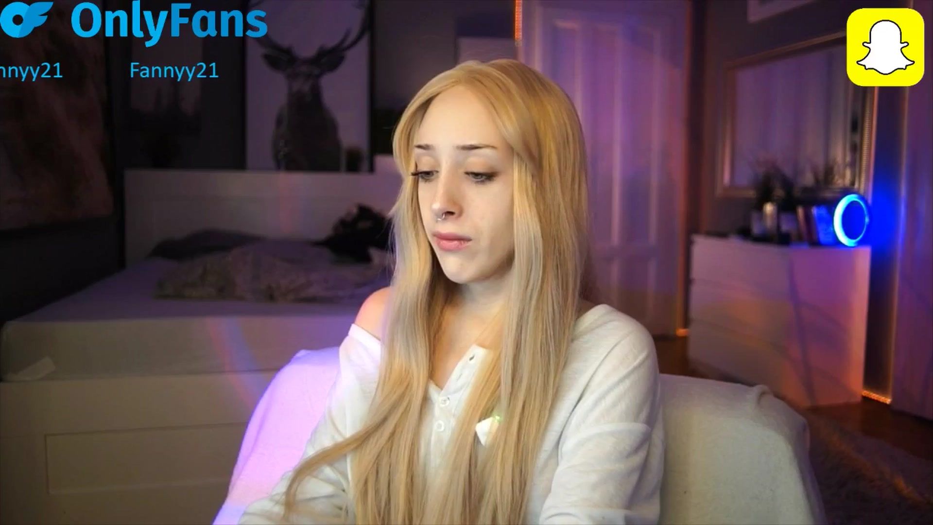 Gallery image thumbnail from Fanny21's myfreecams stream on, 10/26/2025, 20:44 image 2 of 20