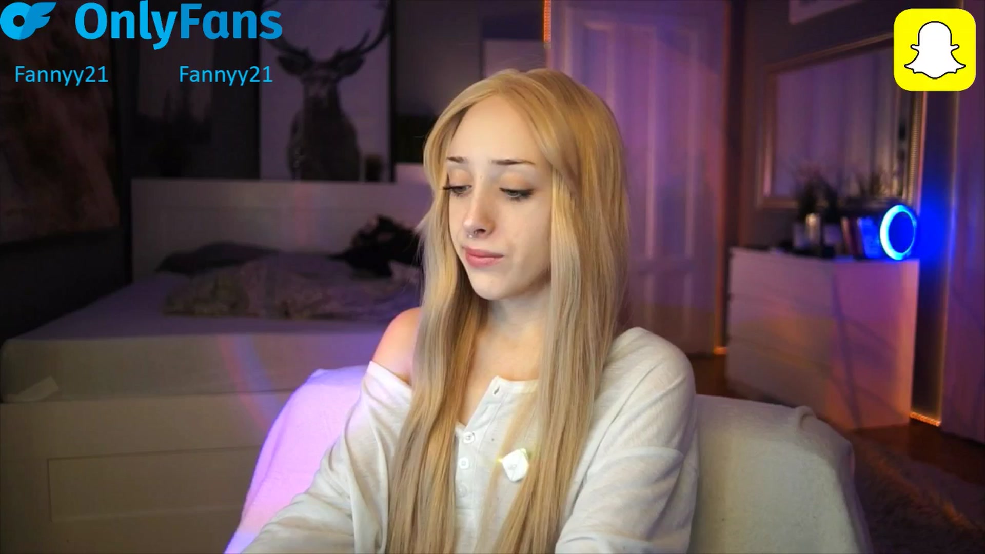 Gallery image thumbnail from Fanny21's myfreecams stream on, 10/26/2025, 20:44 image 5 of 20