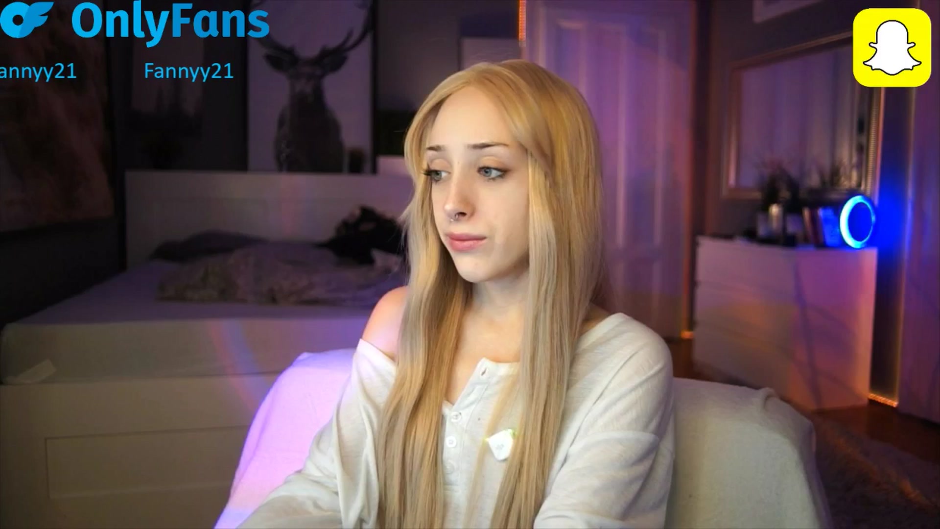 Gallery image thumbnail from Fanny21's myfreecams stream on, 10/26/2025, 20:44 image 3 of 20