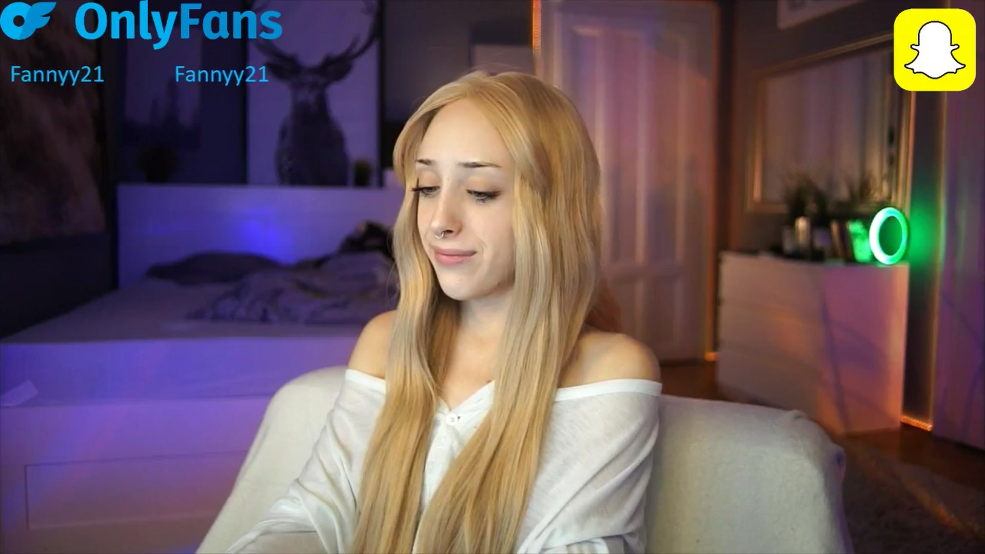 Gallery image thumbnail from Fanny21's myfreecams stream on, 10/26/2025, 23:02 image 17 of 20