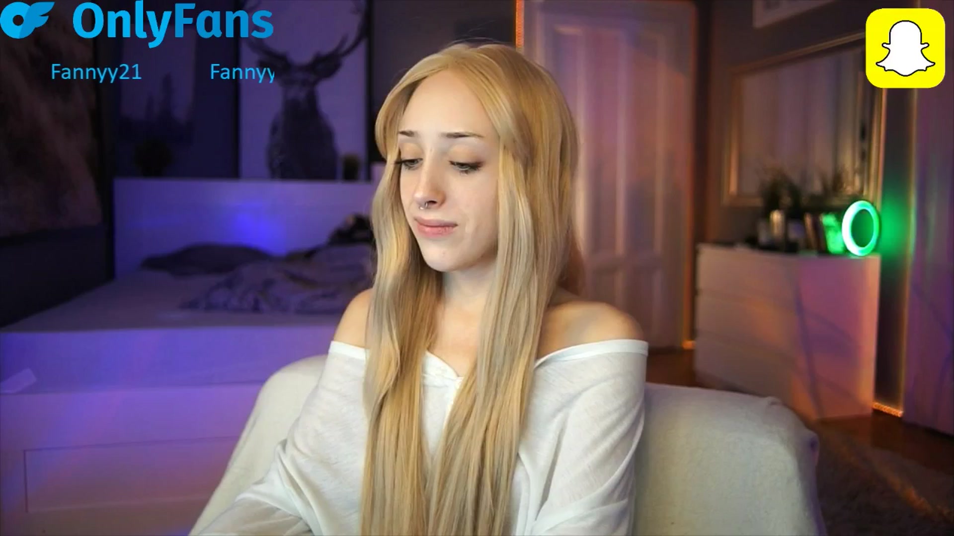 Gallery image thumbnail from Fanny21's myfreecams stream on, 10/26/2025, 23:02 image 19 of 20