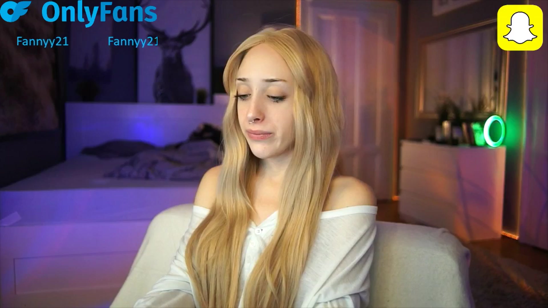 Gallery image thumbnail from Fanny21's myfreecams stream on, 10/26/2025, 23:02 image 14 of 20