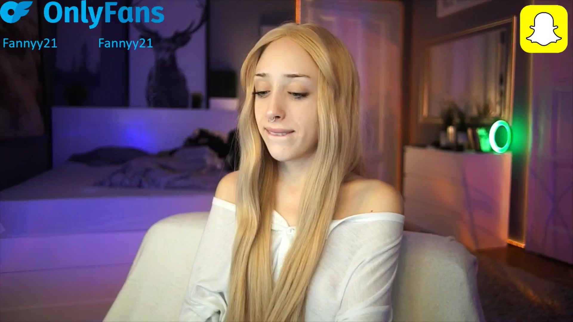 Gallery image thumbnail from Fanny21's myfreecams stream on, 10/26/2025, 23:02 image 1 of 20