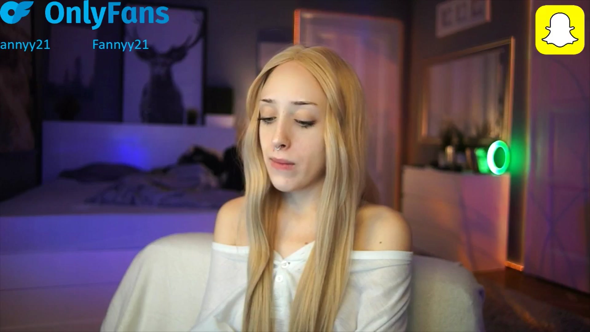 Gallery image thumbnail from Fanny21's myfreecams stream on, 10/27/2025, 24:25 image 1 of 20
